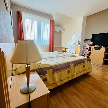 Aparthotel Gyoengy