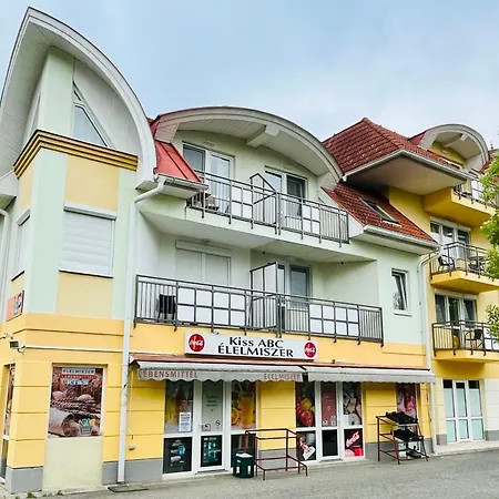 Aparthotel Gyoengy