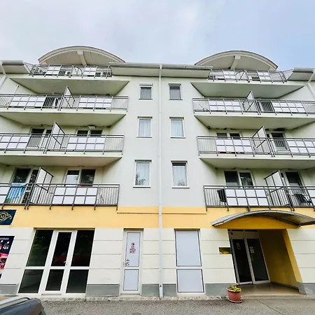 Aparthotel Gyoengy *